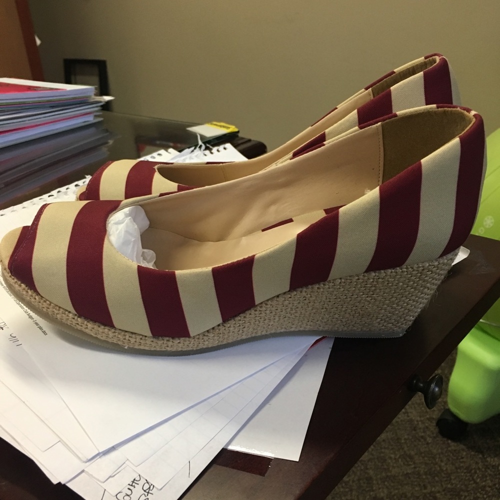 BRAND NEW! Super cute wedges!